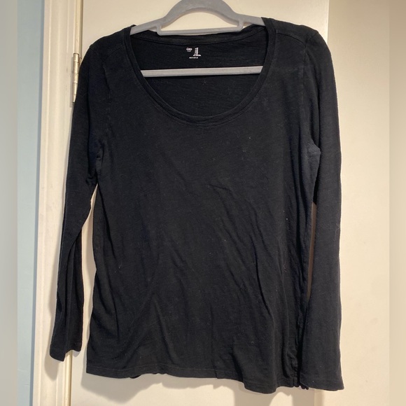 *Two for one* Gap tops - Picture 3 of 7